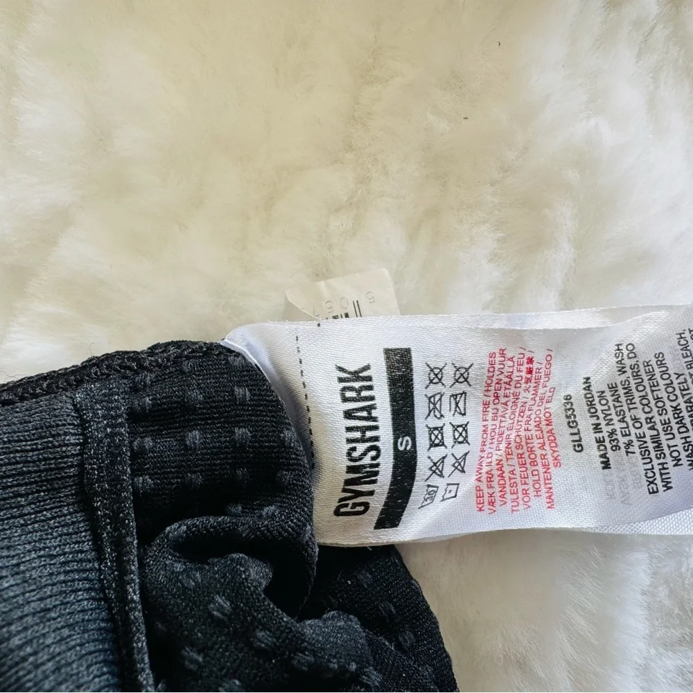 Gymshark Black Performance Leggings - Picture 5 of 8